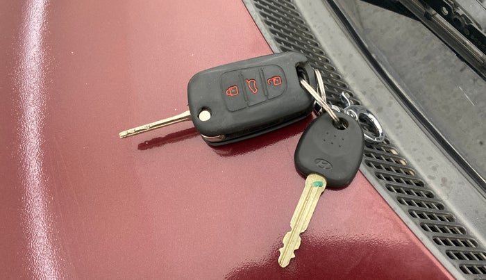 2016 Hyundai i10 SPORTZ 1.1, Petrol, Manual, 43,144 km, Key Close Up