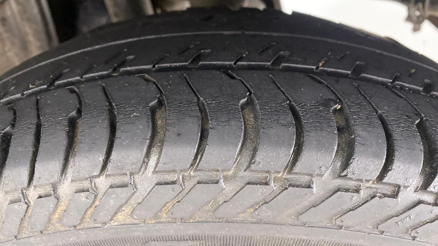 2015 Maruti Alto K10 VXI P, Petrol, Manual, 46,419 km, Left Rear Tyre Tread