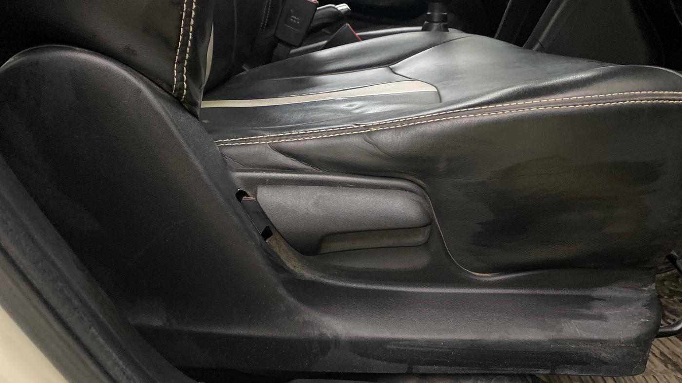 2015 Maruti Swift VXI, Petrol, Manual, 43,088 km, Driver Side Adjustment Panel