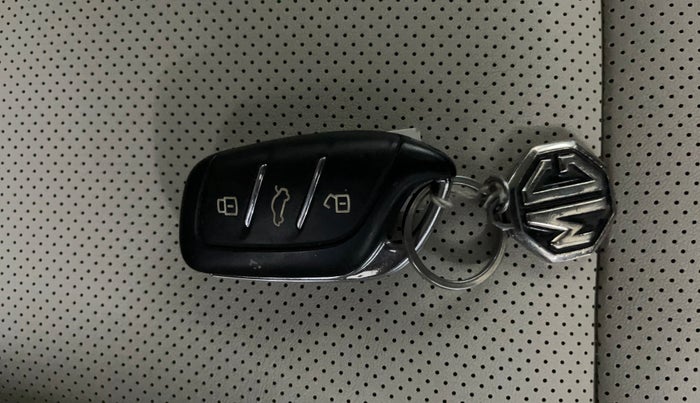 2022 MG ASTOR SAVVY 1.5 CVT, Petrol, Automatic, 34,679 km, Key Close Up