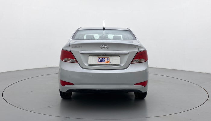 2015 Hyundai Verna FLUIDIC 1.6 CRDI S, Diesel, Manual, 74,345 km, Back/Rear