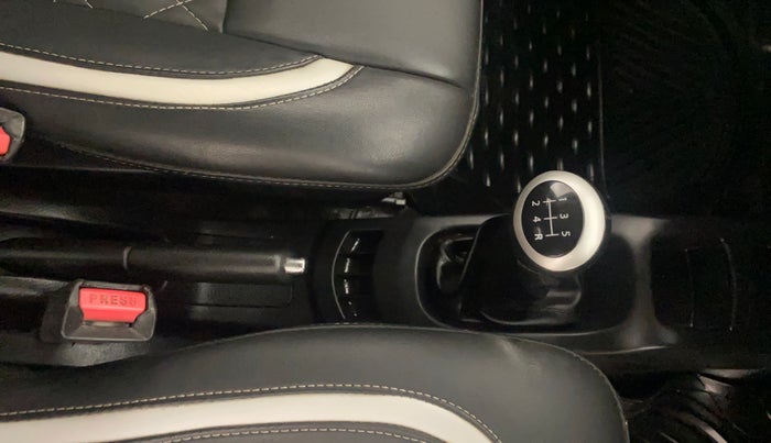 2013 Maruti Wagon R 1.0 VXI, CNG, Manual, 64,602 km, Gear Lever