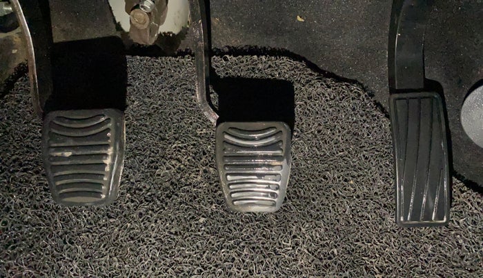 2018 Mahindra Kuv100 K2 TRIP D, Diesel, Manual, 68,537 km, Pedals