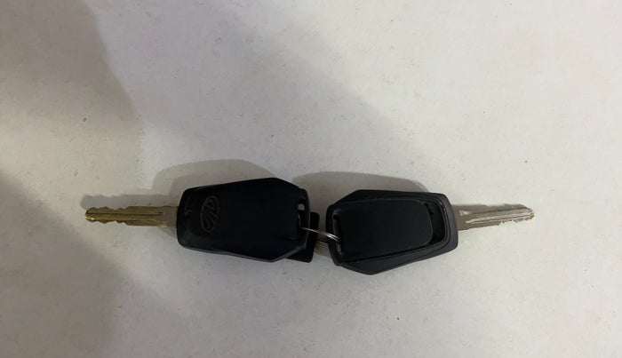 2018 Mahindra Kuv100 K2 TRIP D, Diesel, Manual, 68,537 km, Key Close Up