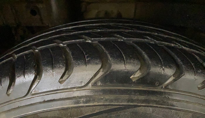 2018 Mahindra Kuv100 K2 TRIP D, Diesel, Manual, 68,537 km, Right Rear Tyre Tread