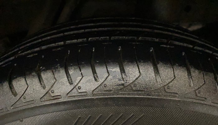 2018 Mahindra Kuv100 K2 TRIP D, Diesel, Manual, 68,537 km, Left Rear Tyre Tread