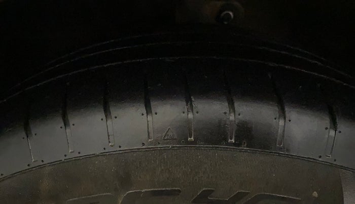 2018 Mahindra Kuv100 K2 TRIP D, Diesel, Manual, 68,537 km, Left Front Tyre Tread