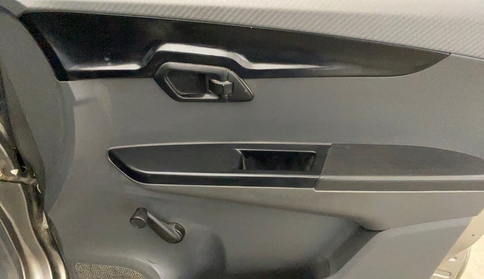 2018 Mahindra Kuv100 K2 TRIP D, Diesel, Manual, 68,537 km, Driver Side Door Panels Control