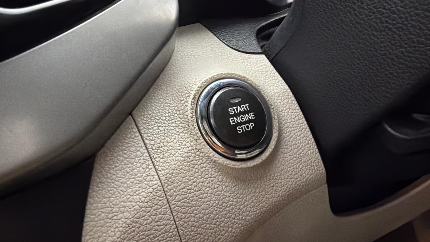 2021 Mahindra XUV300 W8 (O) 1.5 DIESEL, Diesel, Manual, 56,185 km, Keyless Start/ Stop Button