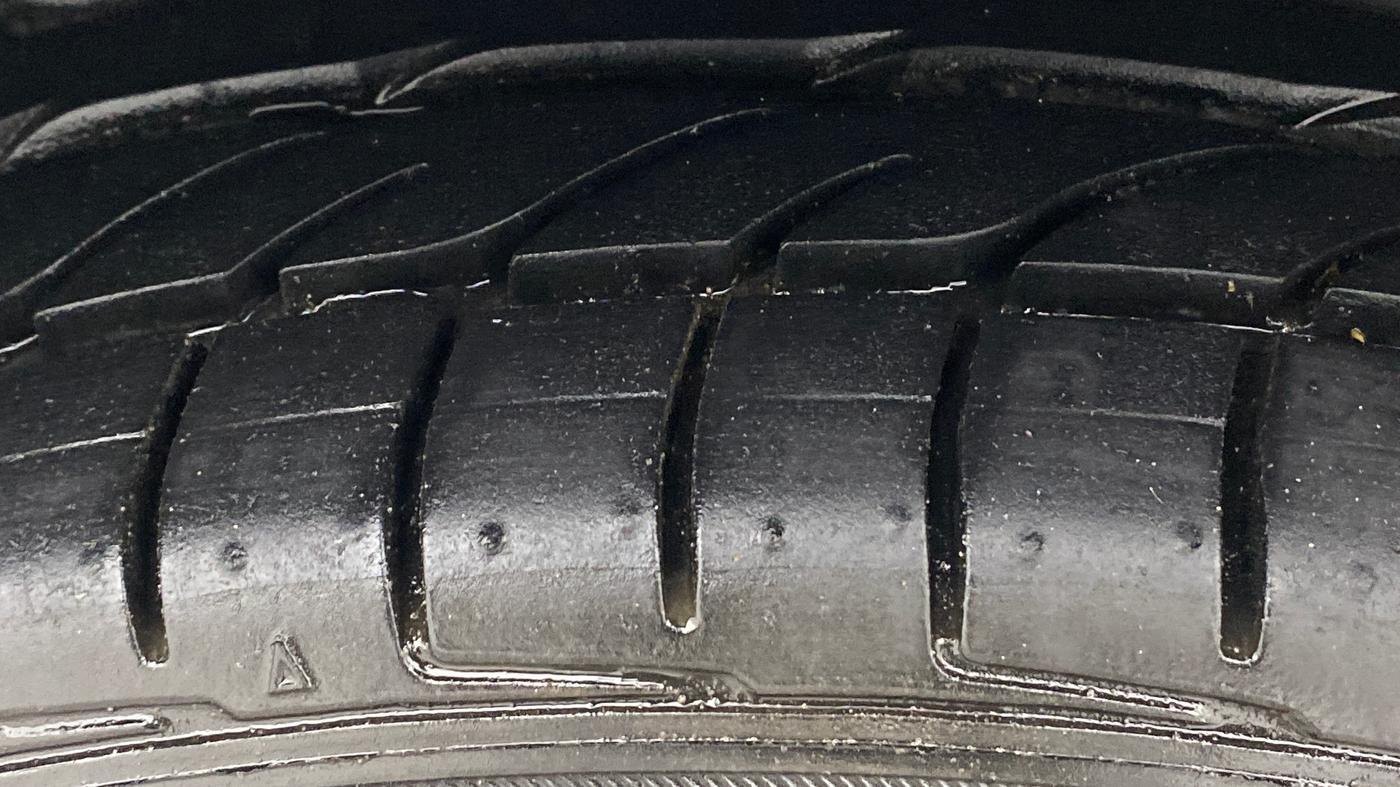 2014 Ford Ecosport TITANIUM 1.5L PETROL AT, Petrol, Automatic, 83,947 km, Right Rear Tyre Tread