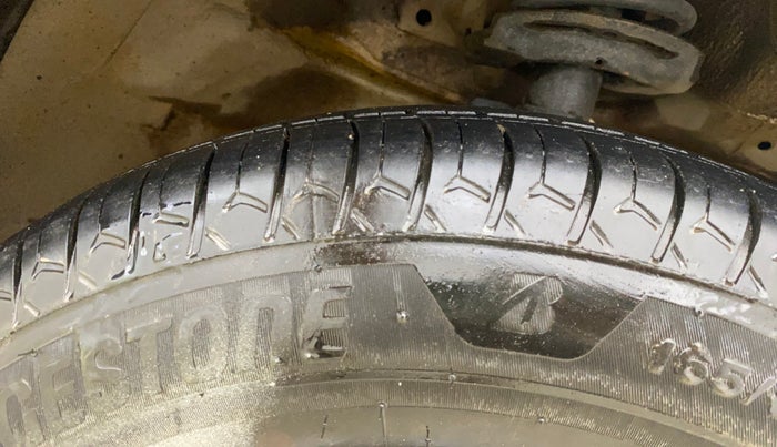 2014 Maruti Swift Dzire VXI, Petrol, Manual, 1,01,573 km, Right Front Tyre Tread