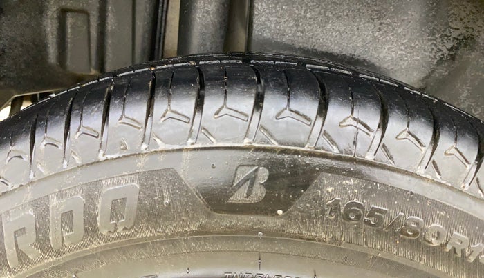 2014 Maruti Swift Dzire VXI, Petrol, Manual, 1,01,573 km, Right Rear Tyre Tread