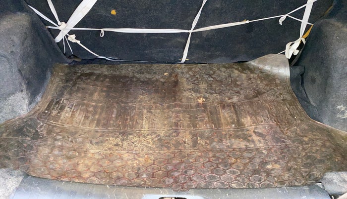 2014 Maruti Swift Dzire VXI, Petrol, Manual, 1,01,573 km, Boot Inside