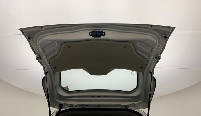 2020 Renault TRIBER RXL MT, Petrol, Manual, 35,242 km, Boot Door Open