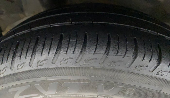 2016 Honda Amaze 1.2L I-VTEC VX AT, Petrol, Automatic, 71,242 km, Right Rear Tyre Tread