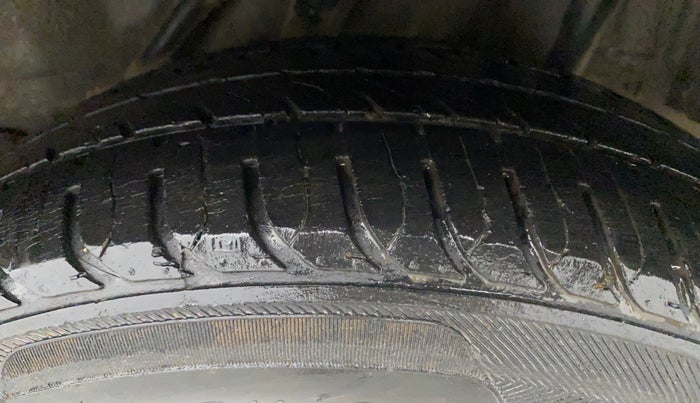 2016 Honda Amaze 1.2L I-VTEC VX AT, Petrol, Automatic, 71,242 km, Left Rear Tyre Tread