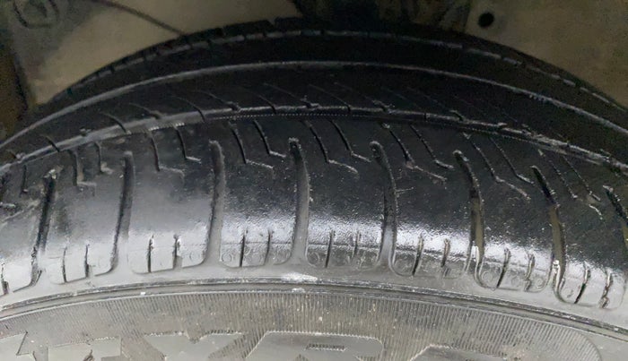2016 Honda Amaze 1.2L I-VTEC VX AT, Petrol, Automatic, 71,242 km, Left Front Tyre Tread