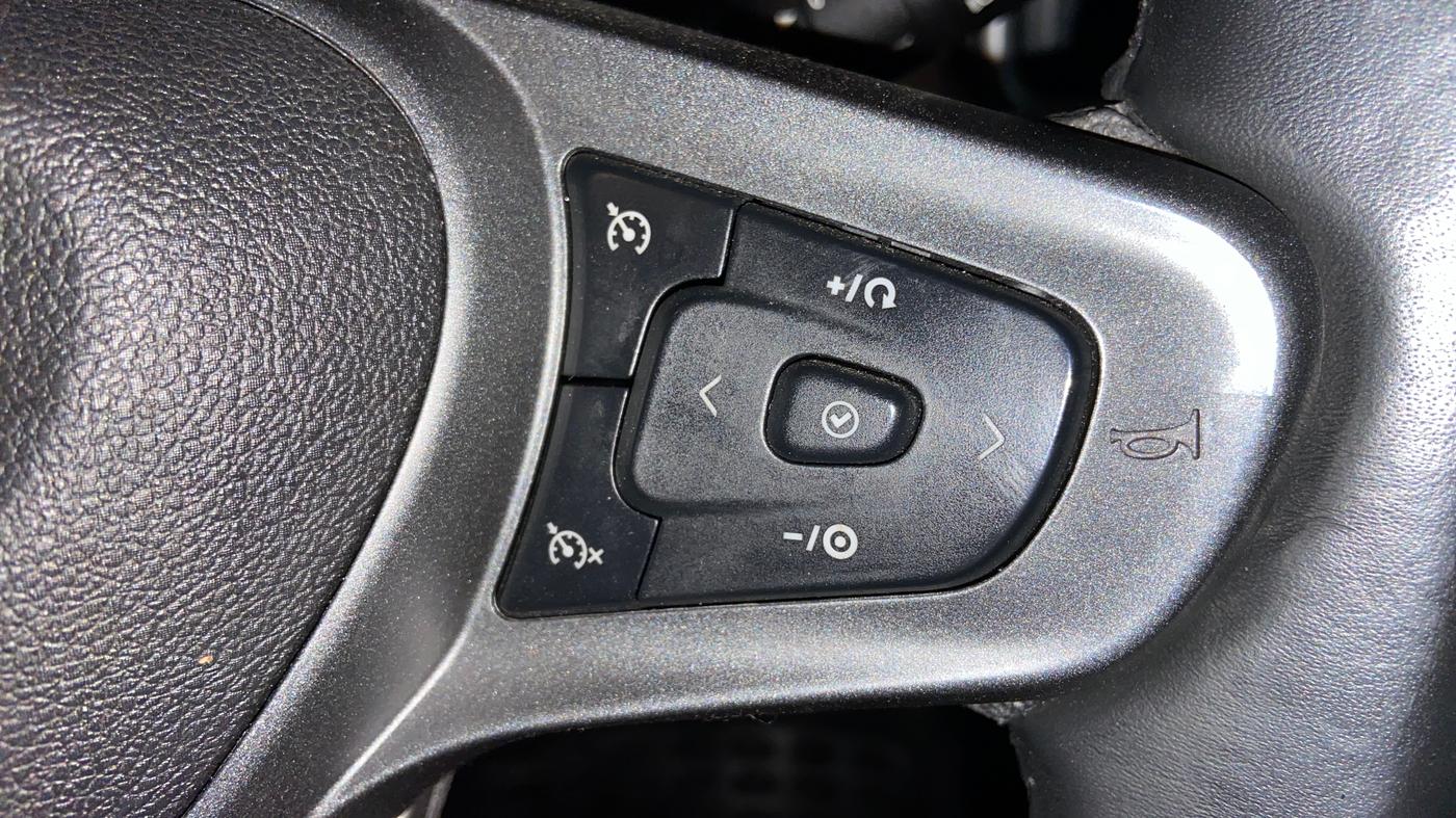 2022 Tata PUNCH CREATIVE  1.2 RTN DUAL TONE, Petrol, Manual, 72,621 km, Adaptive Cruise Control