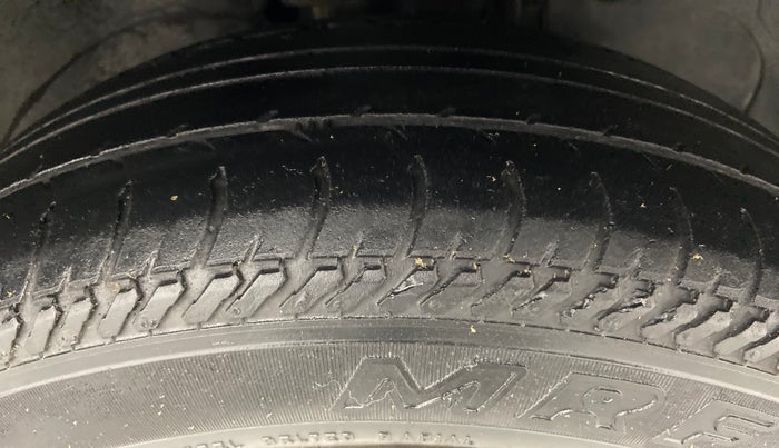 2010 Ford Figo 1.2 ZXI DURATEC, Petrol, Manual, 83,014 km, Right Front Tyre Tread