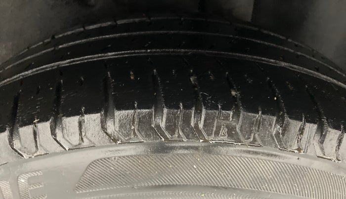 2010 Ford Figo 1.2 ZXI DURATEC, Petrol, Manual, 83,014 km, Left Rear Tyre Tread