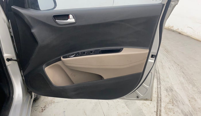 2016 Hyundai Grand i10 SPORTZ 1.2 KAPPA VTVT, Petrol, Manual, 77,525 km, Driver Side Door Panels Control