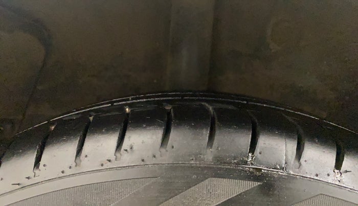 2016 Hyundai Grand i10 SPORTZ 1.2 KAPPA VTVT, Petrol, Manual, 77,525 km, Right Rear Tyre Tread