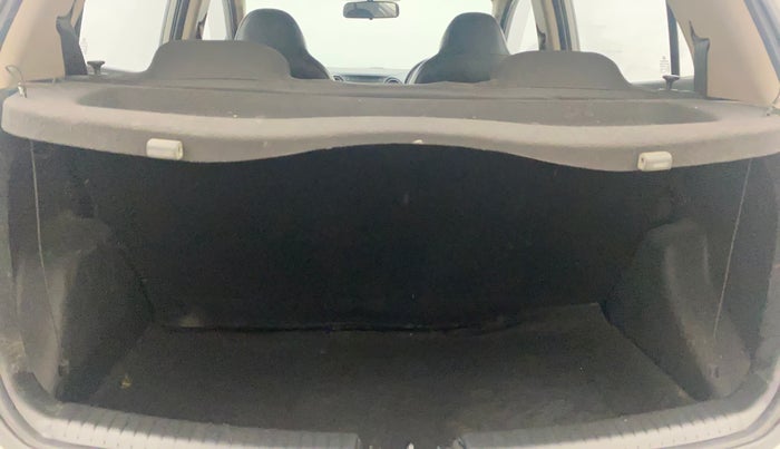 2016 Hyundai Grand i10 SPORTZ 1.2 KAPPA VTVT, Petrol, Manual, 77,525 km, Boot Inside