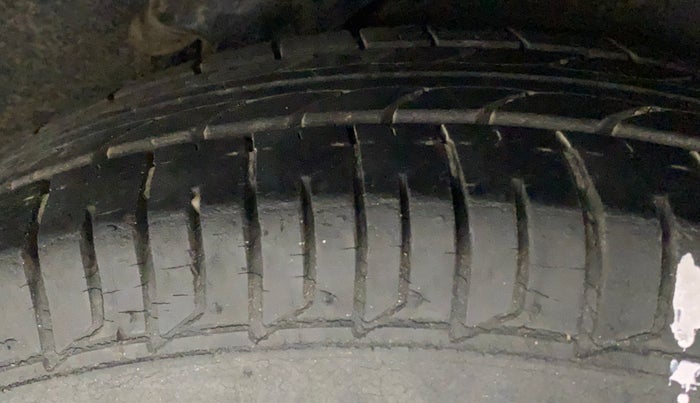 2010 Hyundai i10 MAGNA 1.2, Petrol, Manual, 40,594 km, Left Rear Tyre Tread