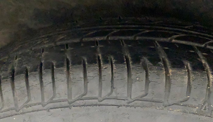 2010 Hyundai i10 MAGNA 1.2, Petrol, Manual, 40,594 km, Right Rear Tyre Tread