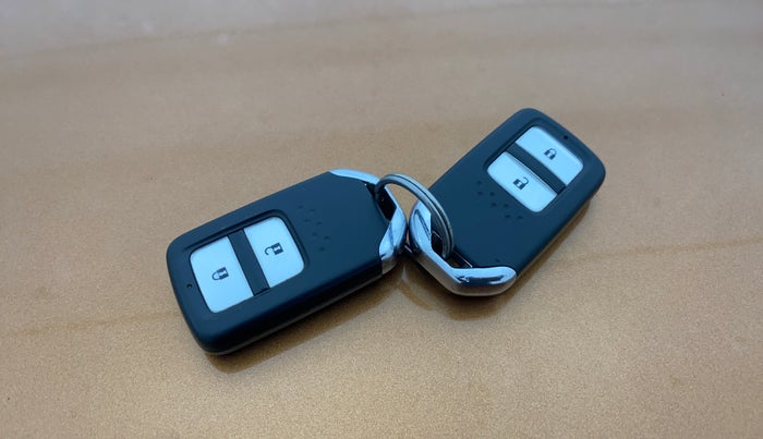 2017 Honda WR-V 1.5L I-DTEC VX MT, Diesel, Manual, 68,174 km, Key Close Up