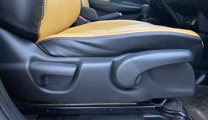 2017 Honda WR-V 1.5L I-DTEC VX MT, Diesel, Manual, 68,174 km, Driver Side Adjustment Panel