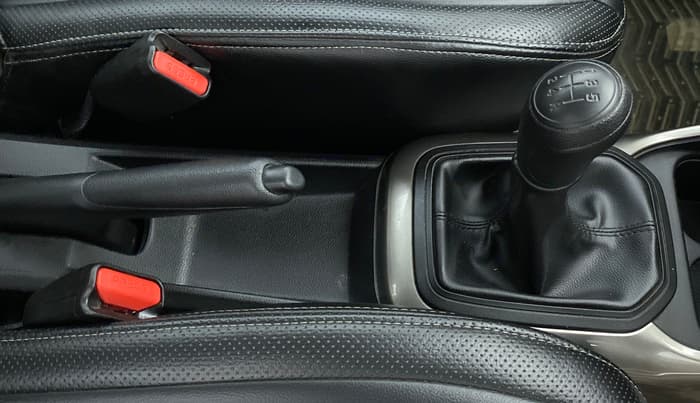 2019 Maruti IGNIS SIGMA 1.2, Petrol, Manual, 10,440 km, Gear Lever