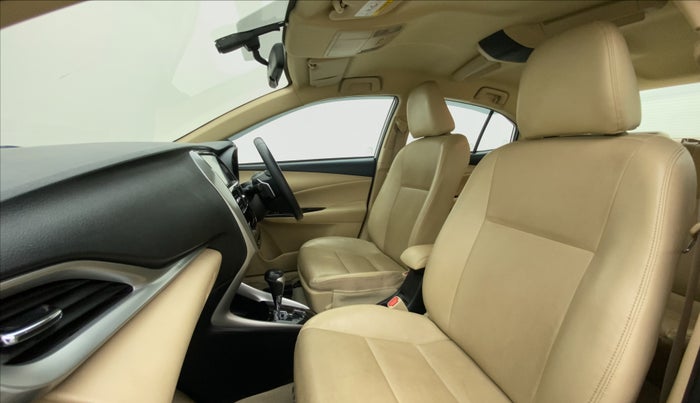 2018 Toyota YARIS VX CVT, Petrol, Automatic, 39,299 km, Right Side Front Door Cabin