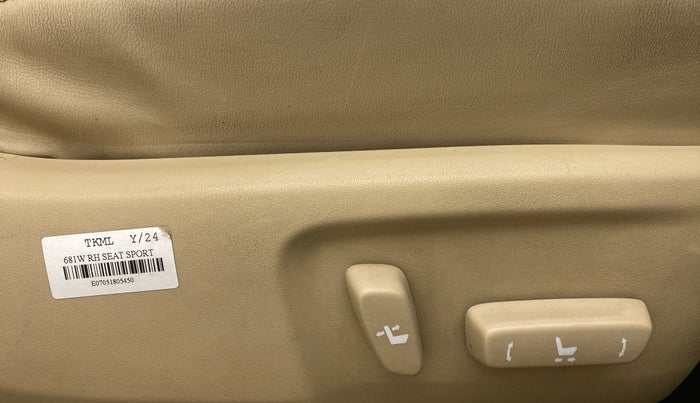 2018 Toyota YARIS VX CVT, Petrol, Automatic, 39,299 km, Driver Side Adjustment Panel