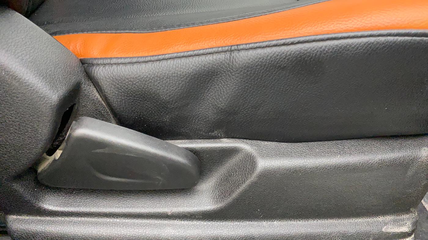 2017 Renault Kwid CLIMBER 1.0 AMT, Petrol, Automatic, 49,779 km, Driver Side Adjustment Panel