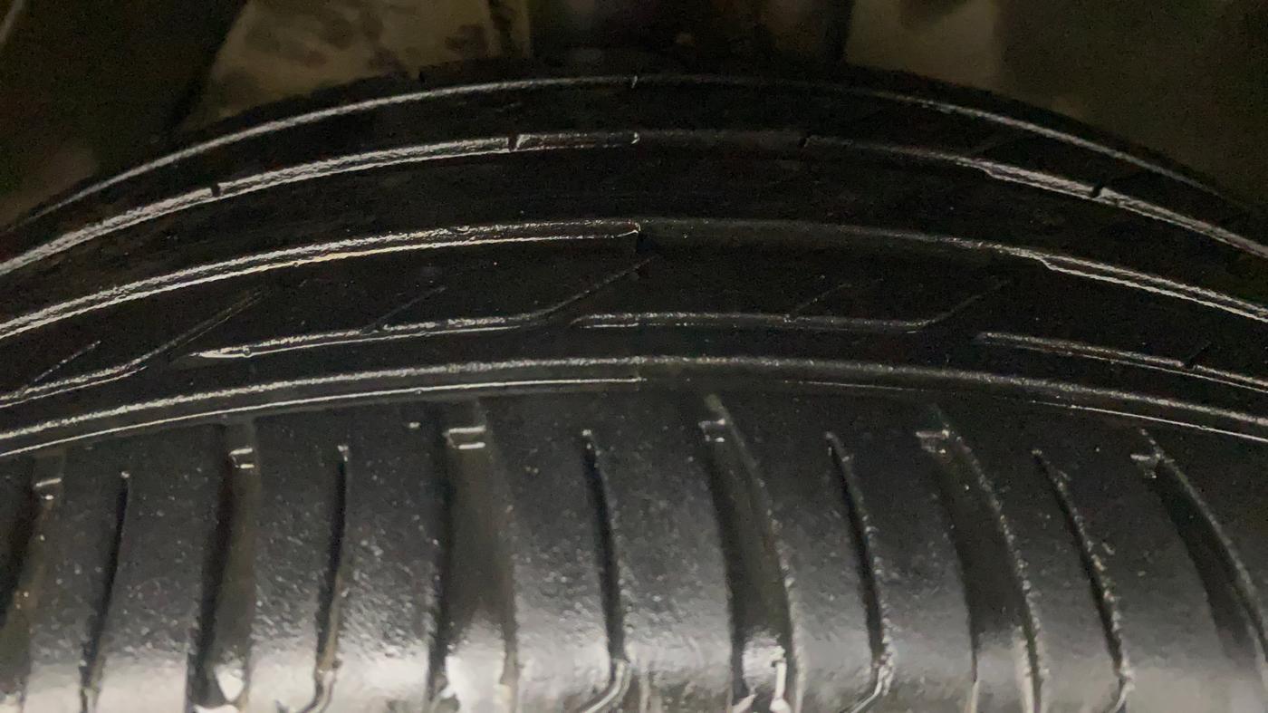 2019 Hyundai Tucson GLS 2WD AT PETROL, Petrol, Automatic, 76,515 km, Right Front Tyre Tread