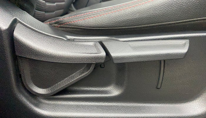 2020 KIA SONET GTX PLUS 1.0 DCT, Petrol, Automatic, 18,625 km, Driver Side Adjustment Panel