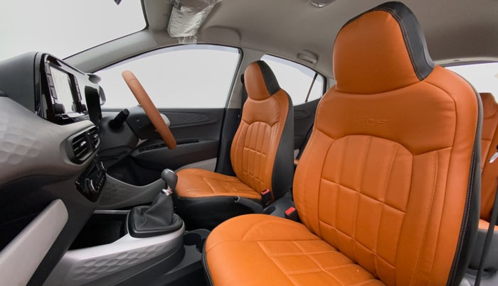 2022 Hyundai GRAND I10 NIOS SPORTZ CNG MT, CNG, Manual, 5,584 km, Right Side Front Door Cabin