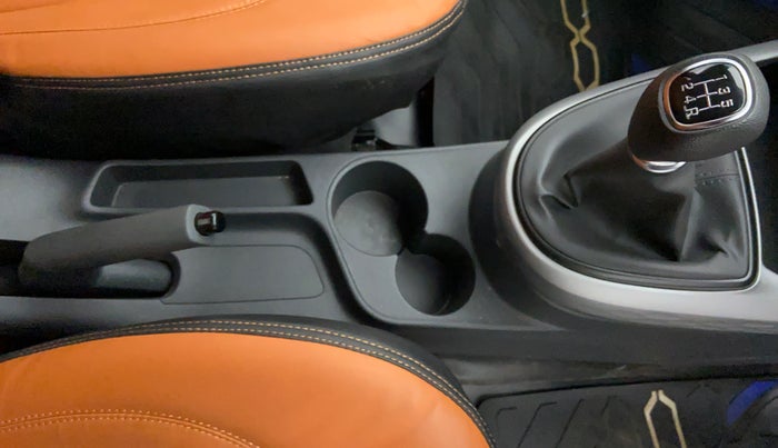 2022 Hyundai GRAND I10 NIOS SPORTZ CNG MT, CNG, Manual, 5,584 km, Gear Lever