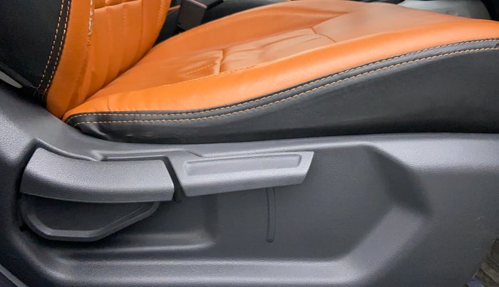 2022 Hyundai GRAND I10 NIOS SPORTZ CNG MT, CNG, Manual, 5,584 km, Driver Side Adjustment Panel