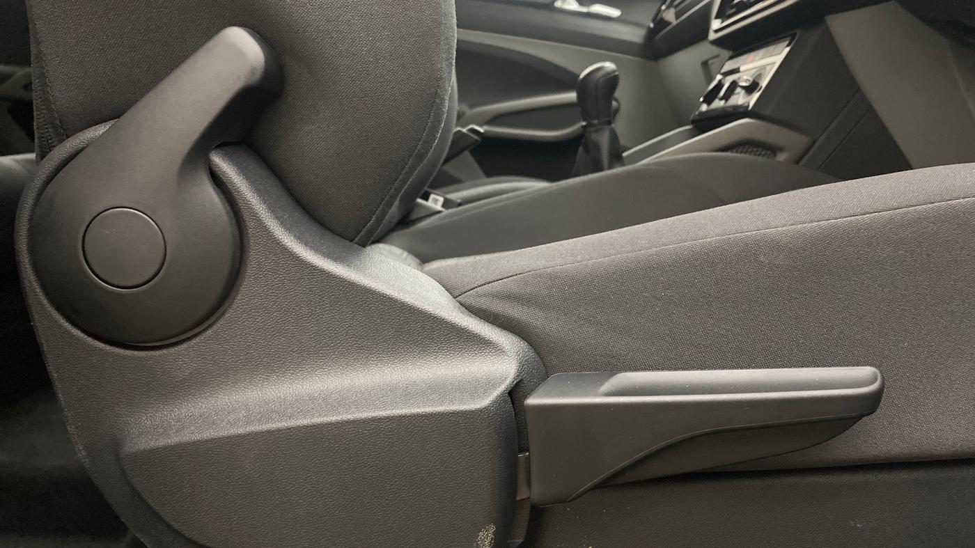 2025 Skoda Kylaq Signature, Petrol, Manual, 6,224 km, Driver Side Adjustment Panel