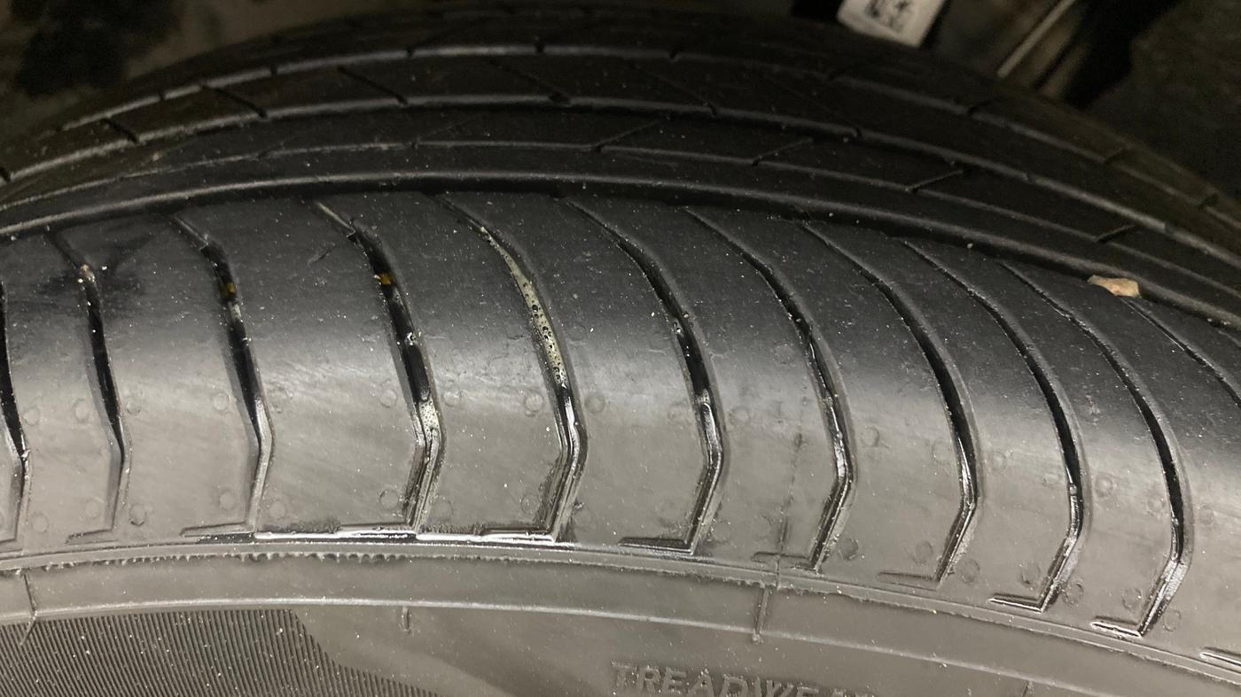 2025 Skoda Kylaq Signature, Petrol, Manual, 6,224 km, Left Front Tyre Tread