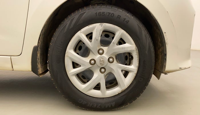 2017 Hyundai Grand i10 MAGNA AT 1.2 KAPPA VTVT, Petrol, Automatic, 65,376 km, Right Front Wheel