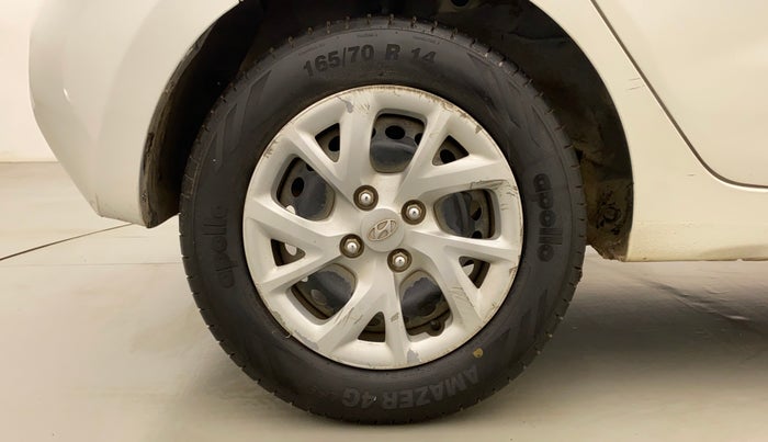 2017 Hyundai Grand i10 MAGNA AT 1.2 KAPPA VTVT, Petrol, Automatic, 65,376 km, Right Rear Wheel