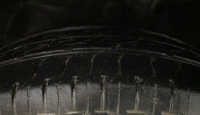 2015 Honda Amaze 1.2L I-VTEC S, Petrol, Manual, 62,345 km, Left Front Tyre Tread