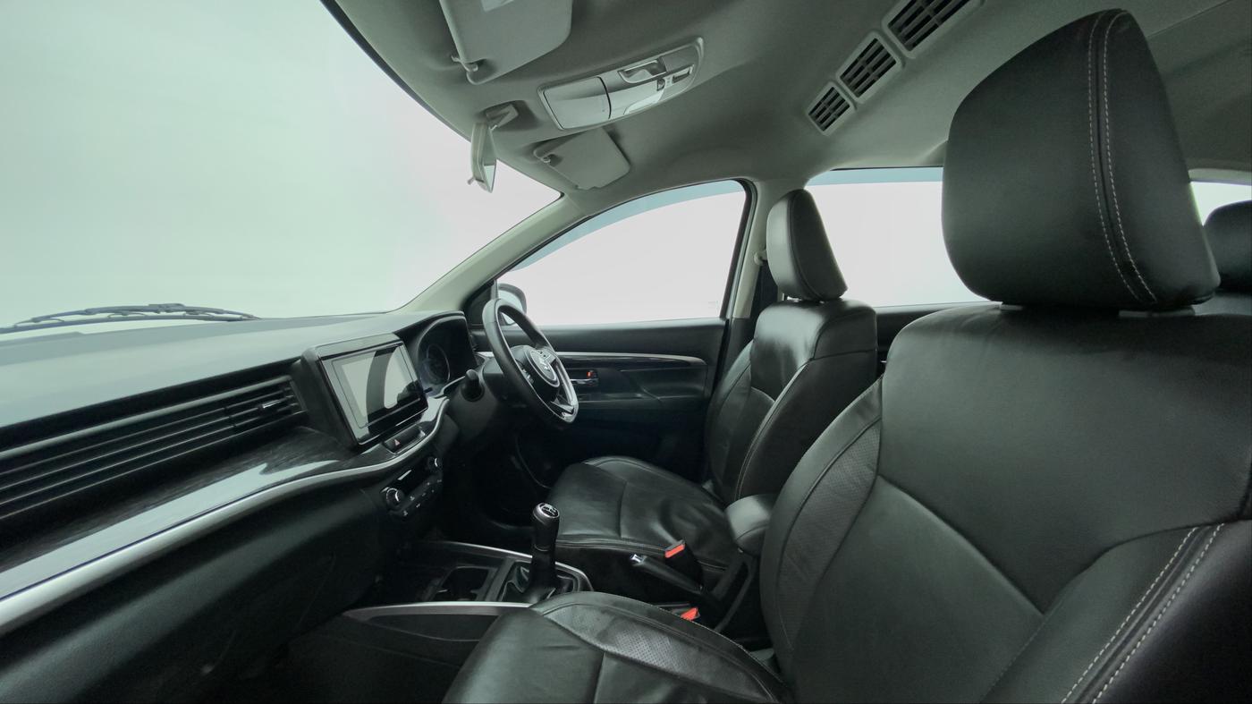 2019 Maruti XL6 ALPHA SHVS  MT, Petrol, Manual, 57,372 km, Right Side Front Door Cabin
