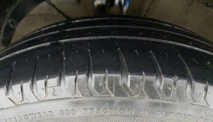 2019 Maruti XL6 ALPHA SHVS  MT, Petrol, Manual, 57,372 km, Left Front Tyre Tread