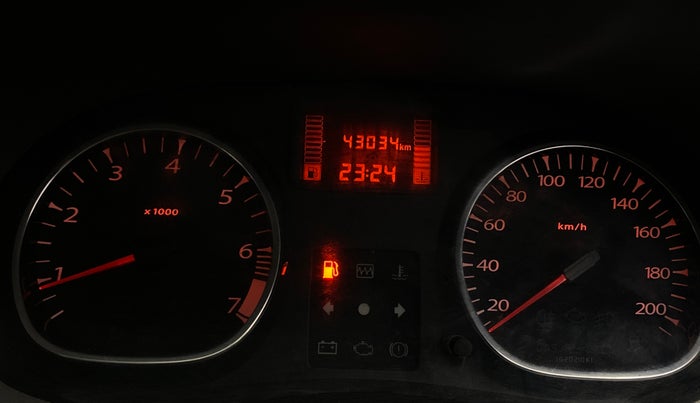 2014 Renault Duster RXE PETROL, Petrol, Manual, 43,030 km, Odometer Image