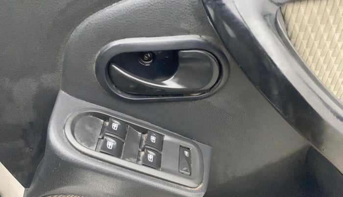 2015 Renault Duster 85 PS RXL PLUS DIESEL, Diesel, Manual, 98,972 km, Driver Side Door Panels Control