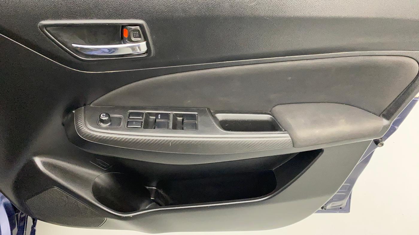 2019 Maruti Swift VXI D, Petrol, Manual, 57,877 km, Driver Side Door Panels Control